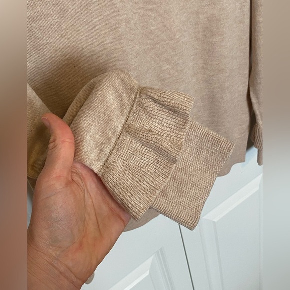 NWT Banana Republic tan v-neck sweater, ruffle wrist - Picture 5 of 7
